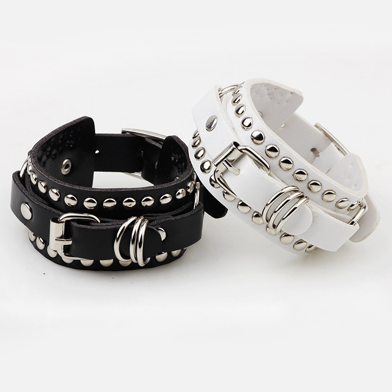 Goth Black Leather Wristband B - đánh giá và giá Women'S Emo Accessories